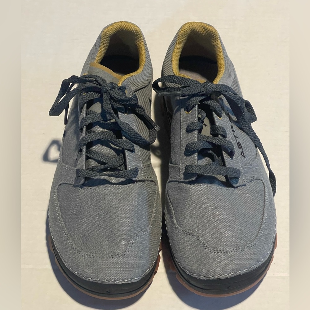 Astral canvas shoes men’s size 10 NWOB gray